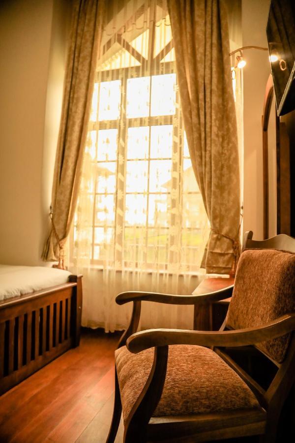 The Barnsbury House Bed & Breakfast นูวาราเอลิยา ภายนอก รูปภาพ